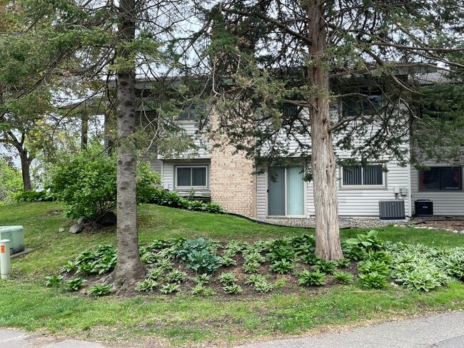 Building Photo - 9519 Hartford Cir