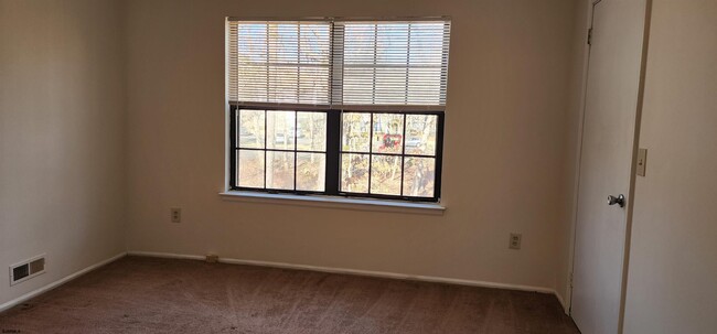 Foto del edificio - 4 Liberty Ct