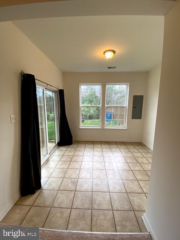 Building Photo - 120 Woodman Ct