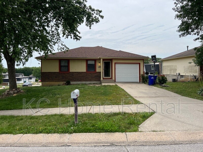 Foto principal - 13013 Smalley Ave