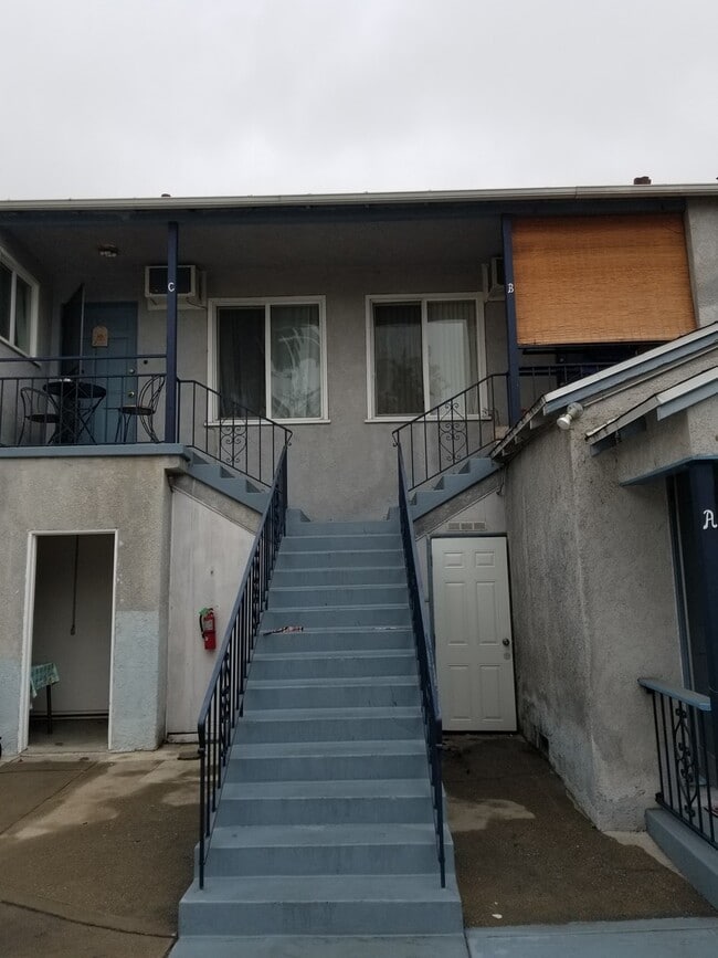 Building Photo - 1056 Linden Ave