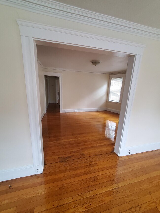 Foto del edificio - 33 Winslow Rd