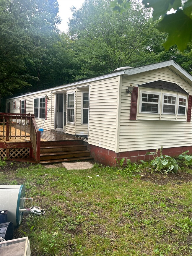 Building Photo - 637 Parmenter Rd