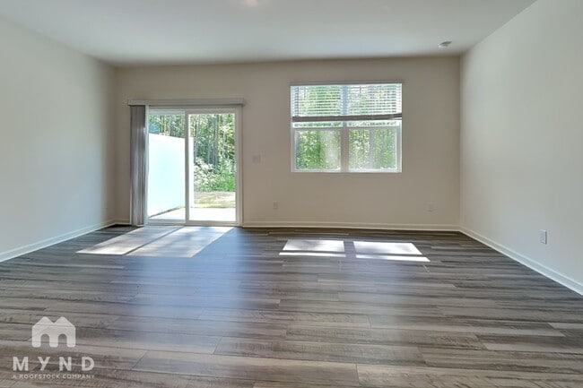 Building Photo - 3015 Fulong Dr