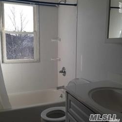 Building Photo - 8 Bay St