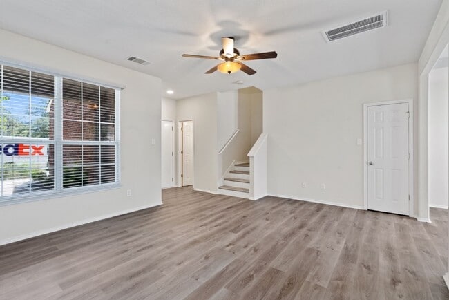 Building Photo - 71 Verde Ranch Loop, Leander, Texas 78641