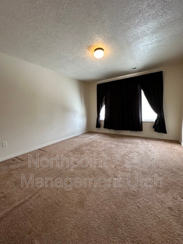 Building Photo - 5965 S 5965 W