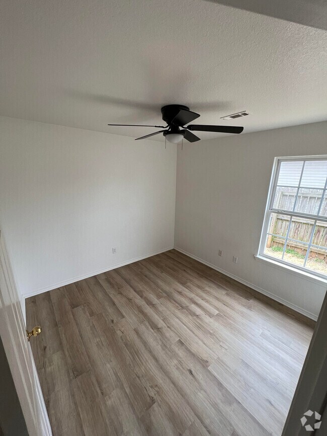 Patriot Park Houses under 2,000 Siloam Springs, AR 2 Homes