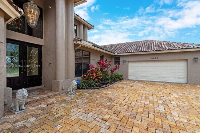 Foto del edificio - 10427 Stonebridge Blvd