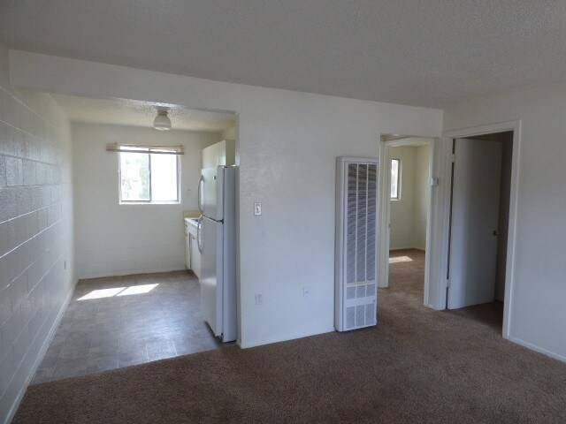 Building Photo - 2620 N Juniper Ave