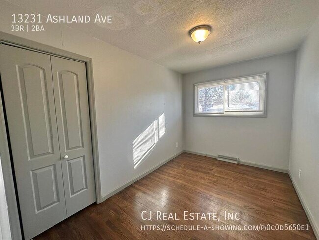 Foto del edificio - 13231 Ashland Ave