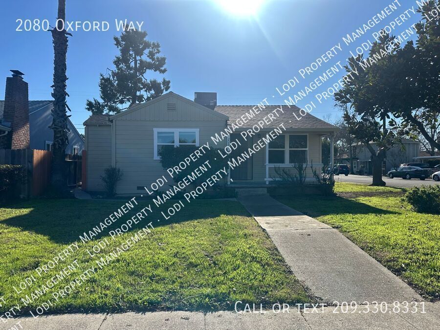 Primary Photo - Updated 2 Bedroom Home on Corner Lot