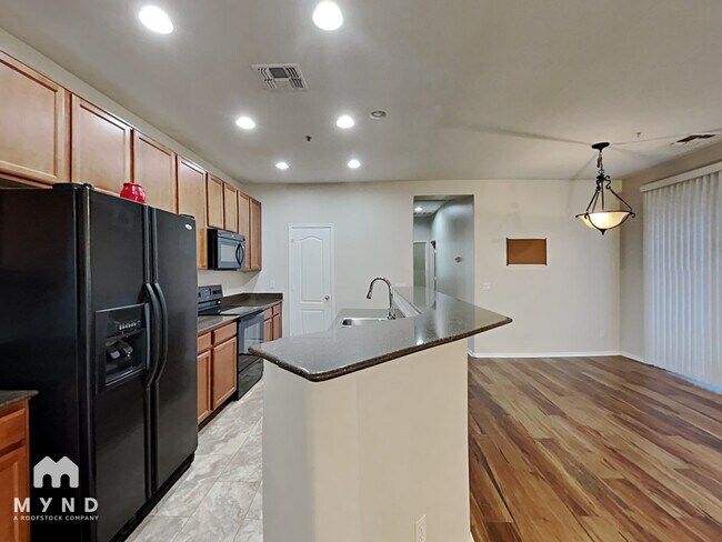 Foto del edificio - 1409 N 81st Dr