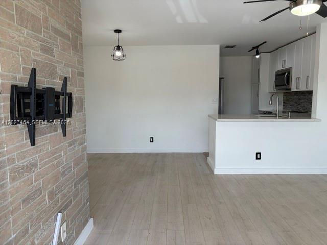 Foto del edificio - 10054 Winding Lake Rd
