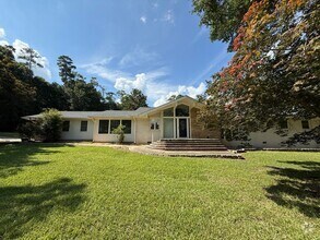 Building Photo - 5305 Castlebrook Dr