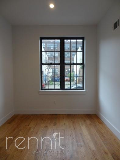 Building Photo - 259 Boerum St