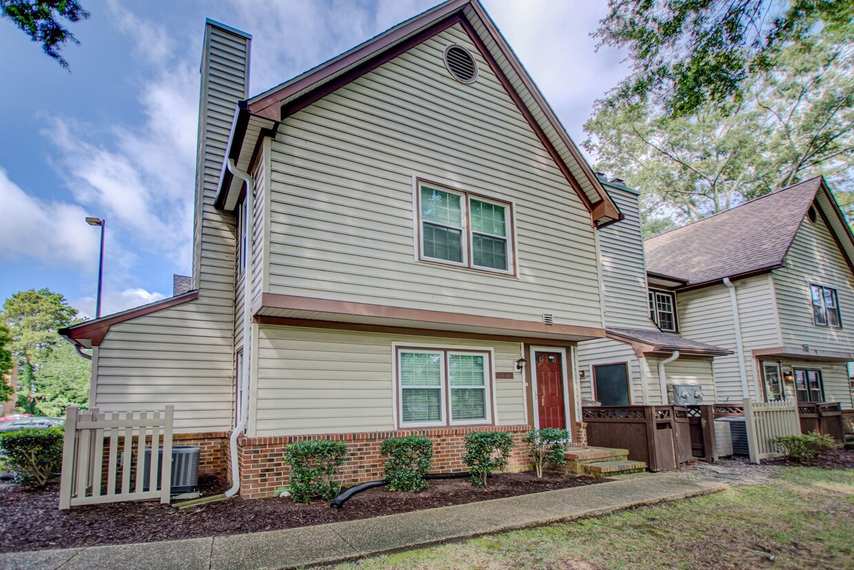 Primary Photo - 2 Bed, 2 Bath Centrally Located Condo in G...