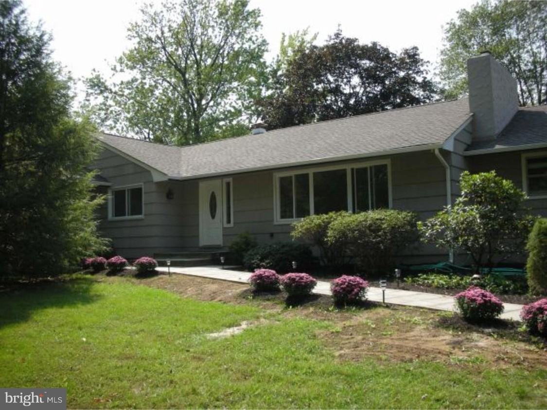 Primary Photo - 207 Carter Rd