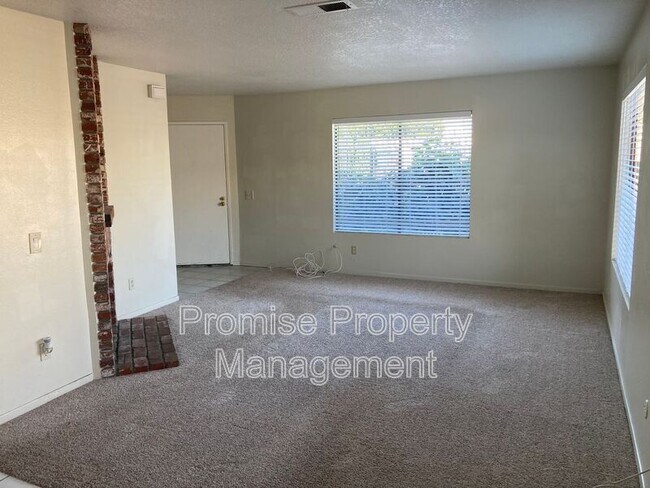 Foto del edificio - 274 Riverview Way
