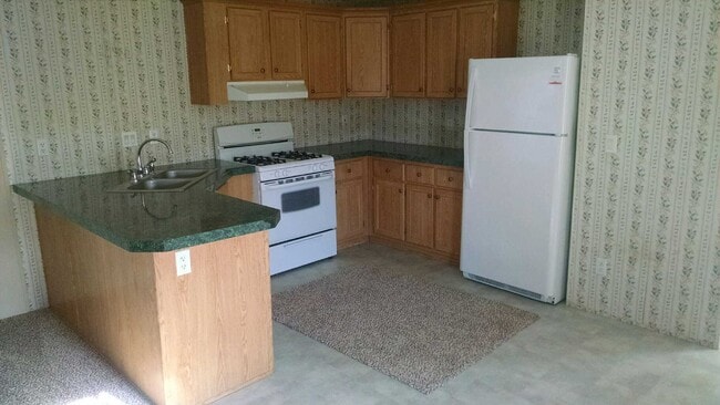 Building Photo - Affordable 3 bedroom 2 bathroom mobile home!