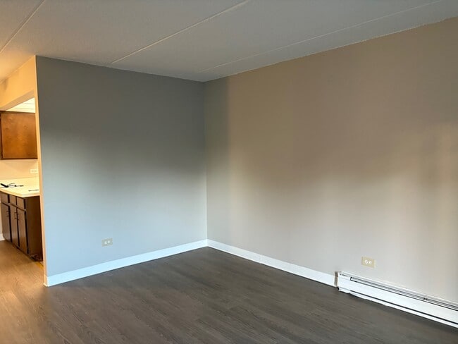 Building Photo - 230 Springhill Dr