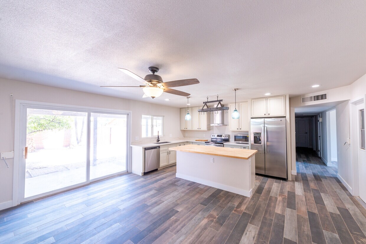 Foto principal - 2607 S Jentilly Ln