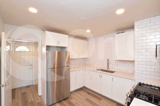Building Photo - 1202 E Kaler Dr