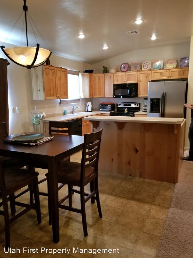 Foto del edificio - 3 br, 2 bath House - 1429 N 2200 W