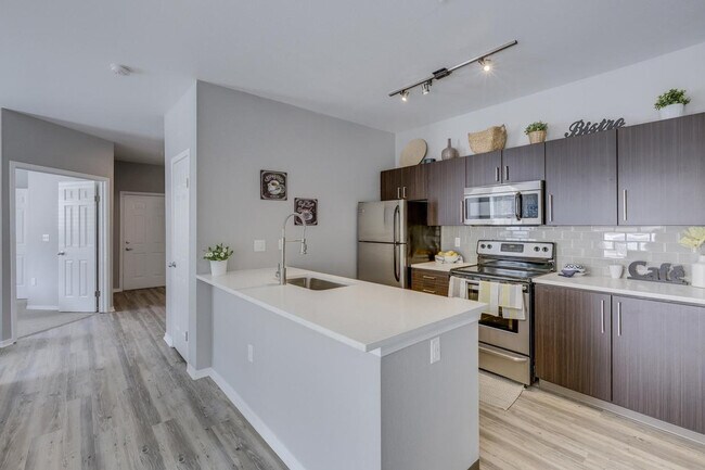 Building Photo - 15021 SW Millikan Way