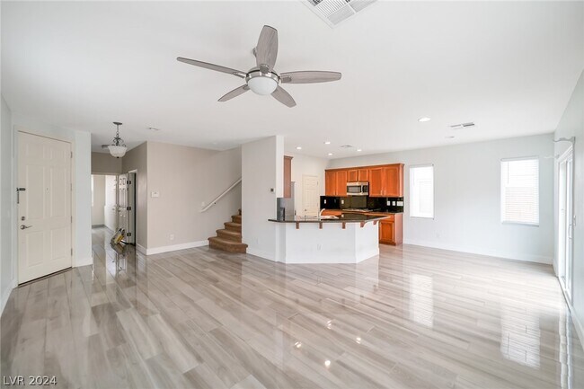 Foto del edificio - 6213 Burrell Ct