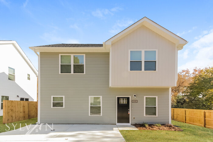 Primary Photo - The living is easy in this 3 bedroom, 2,5 ...