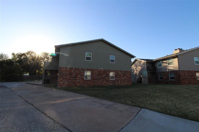 Foto del edificio - 304 Chalmette Dr