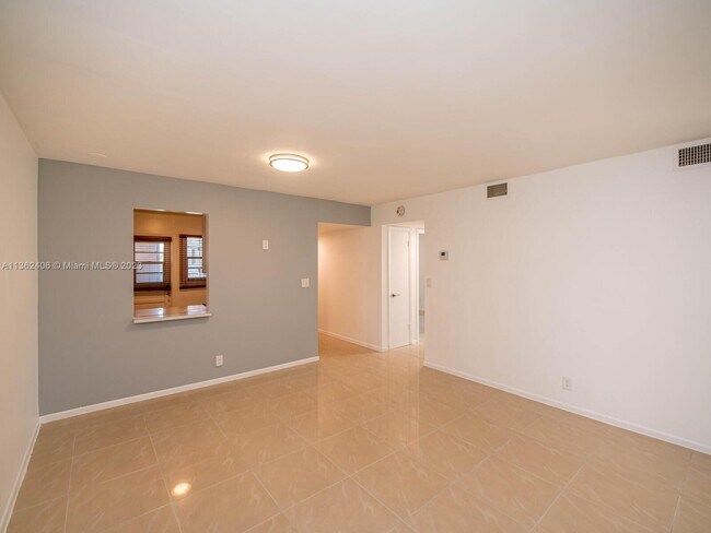 Foto del edificio - 8161 SW 24th Ct
