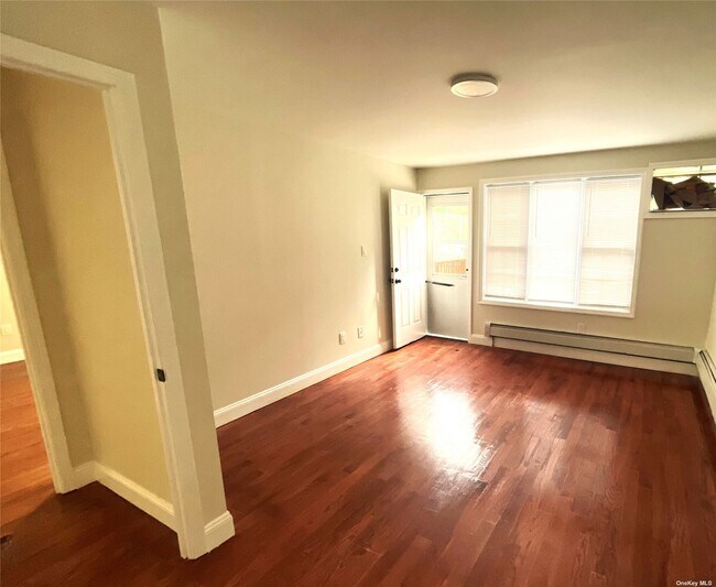 Building Photo - 742 E 218th St