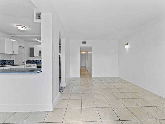 Building Photo - 9100 SW 95th Ave