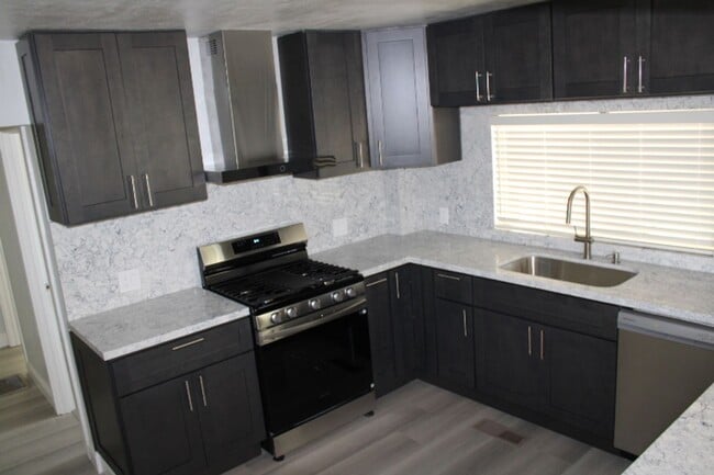 Building Photo - 2680 Appian Way