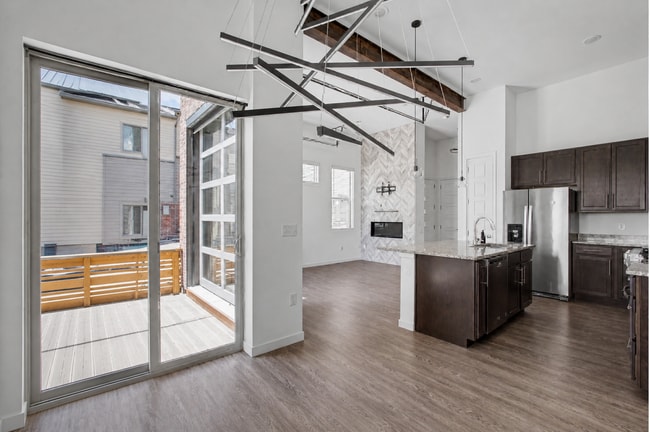 Photo - 10117 Morrison Rd Townhome