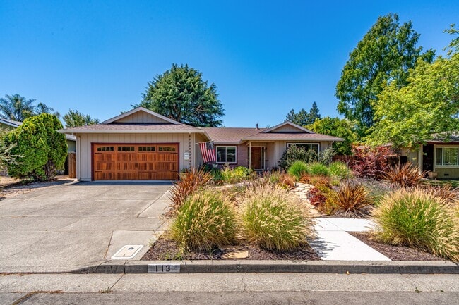 Building Photo - 113 Sherwood Dr