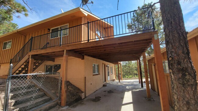 Building Photo - 1345 Spring Valley Dr