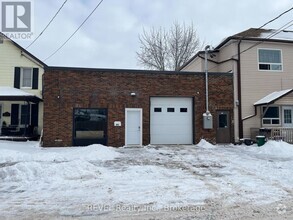 Building Photo - 108 Duncan St