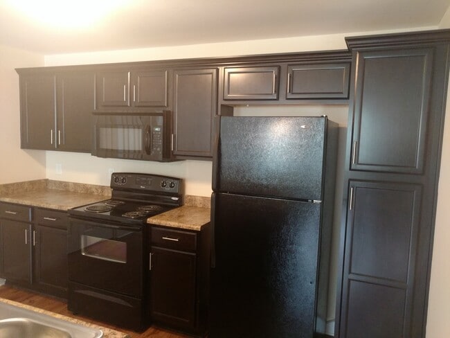 Building Photo - 8201 Lenox Creekside Dr