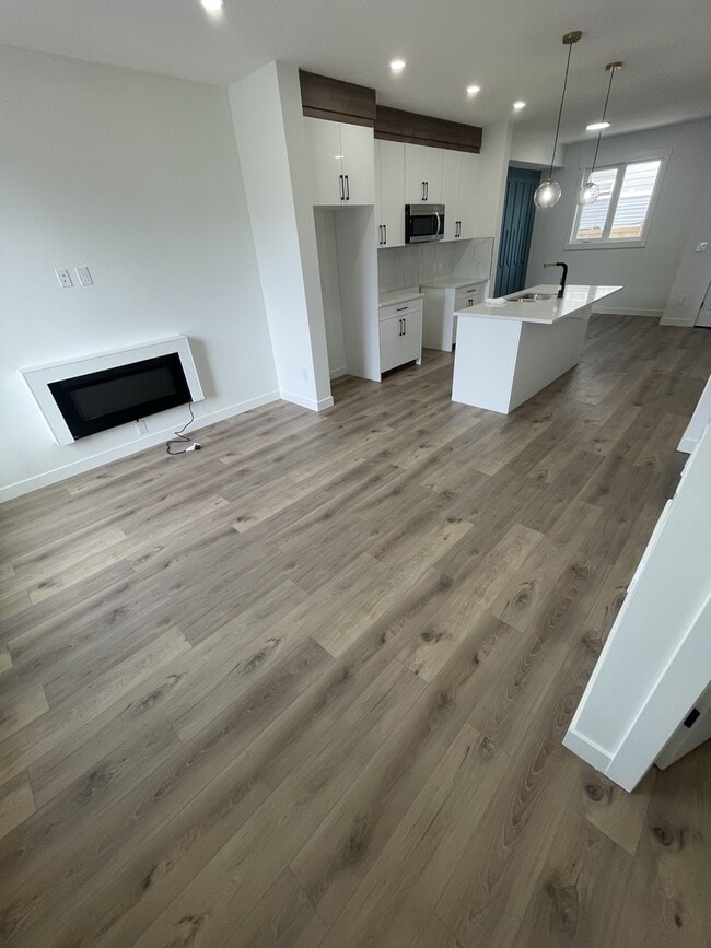 Building Photo - 4754-4783 83 St NW