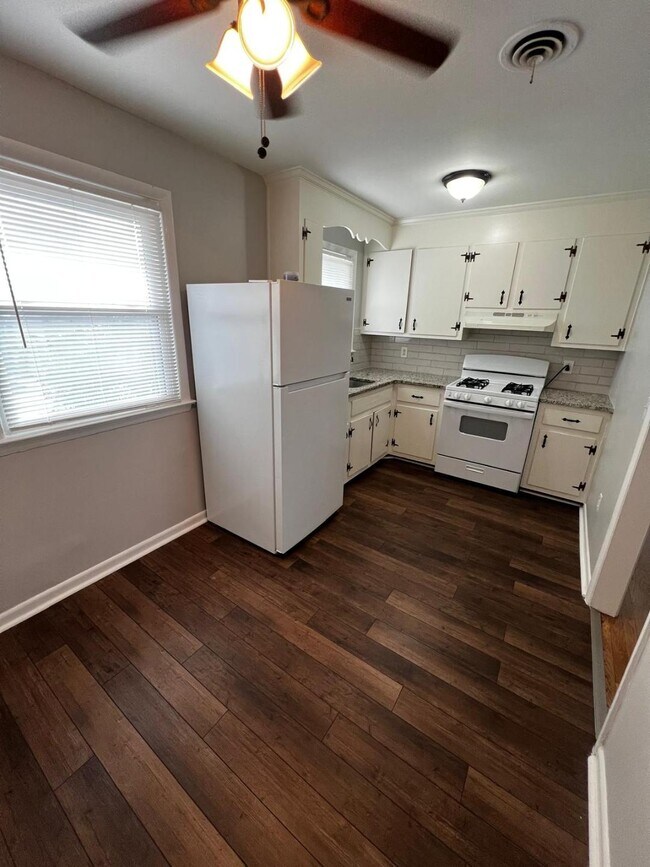 Building Photo - 1138 Shuford Ave