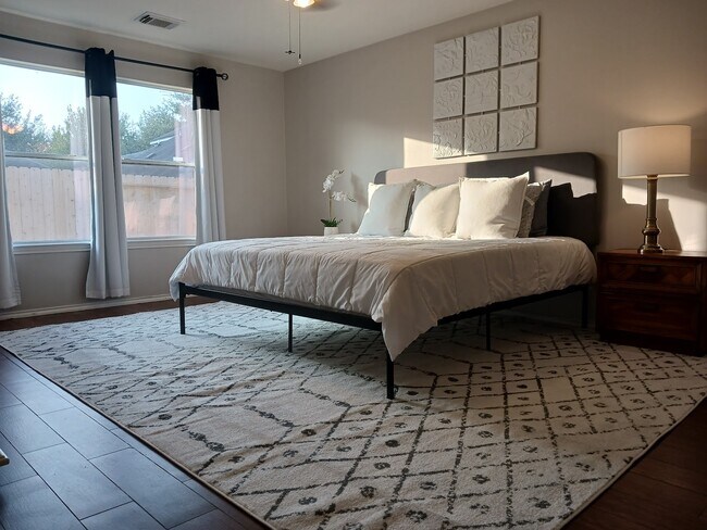 Foto del edificio - 4911 Pearce Lake Ct