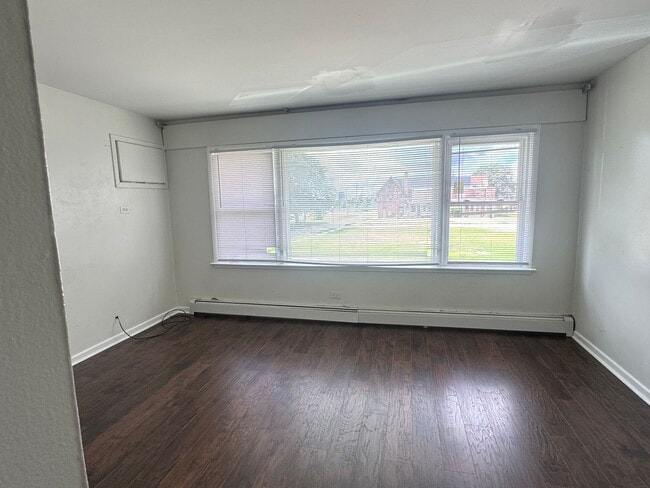 Building Photo - 1019 S 16th Ave