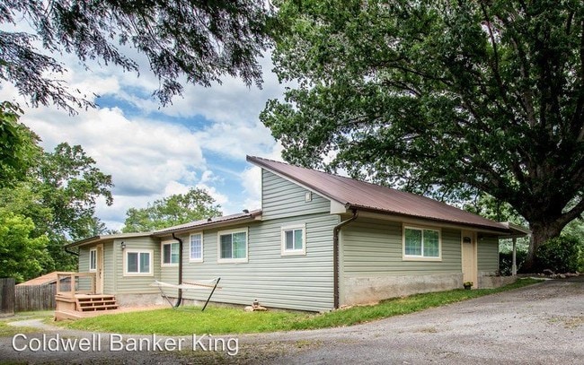 Building Photo - 3 br, 2 bath House - 61 Overlook Road