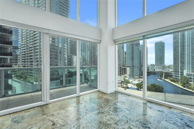 Foto del edificio - 41 SE 5th St