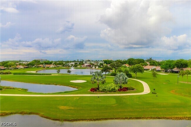 Foto del edificio - 7410 Lake Breeze Dr