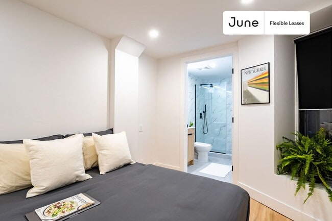 Building Photo - Trendy ROOM at The Central Park Manhattan House