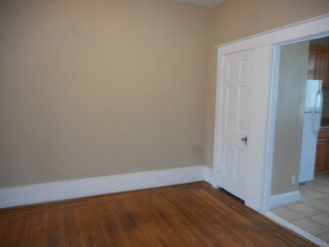 Foto del edificio - 308 W 30th St